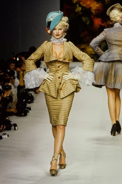 Look 94